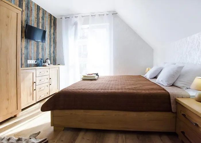 Bed & Breakfast Mysliwska 3*